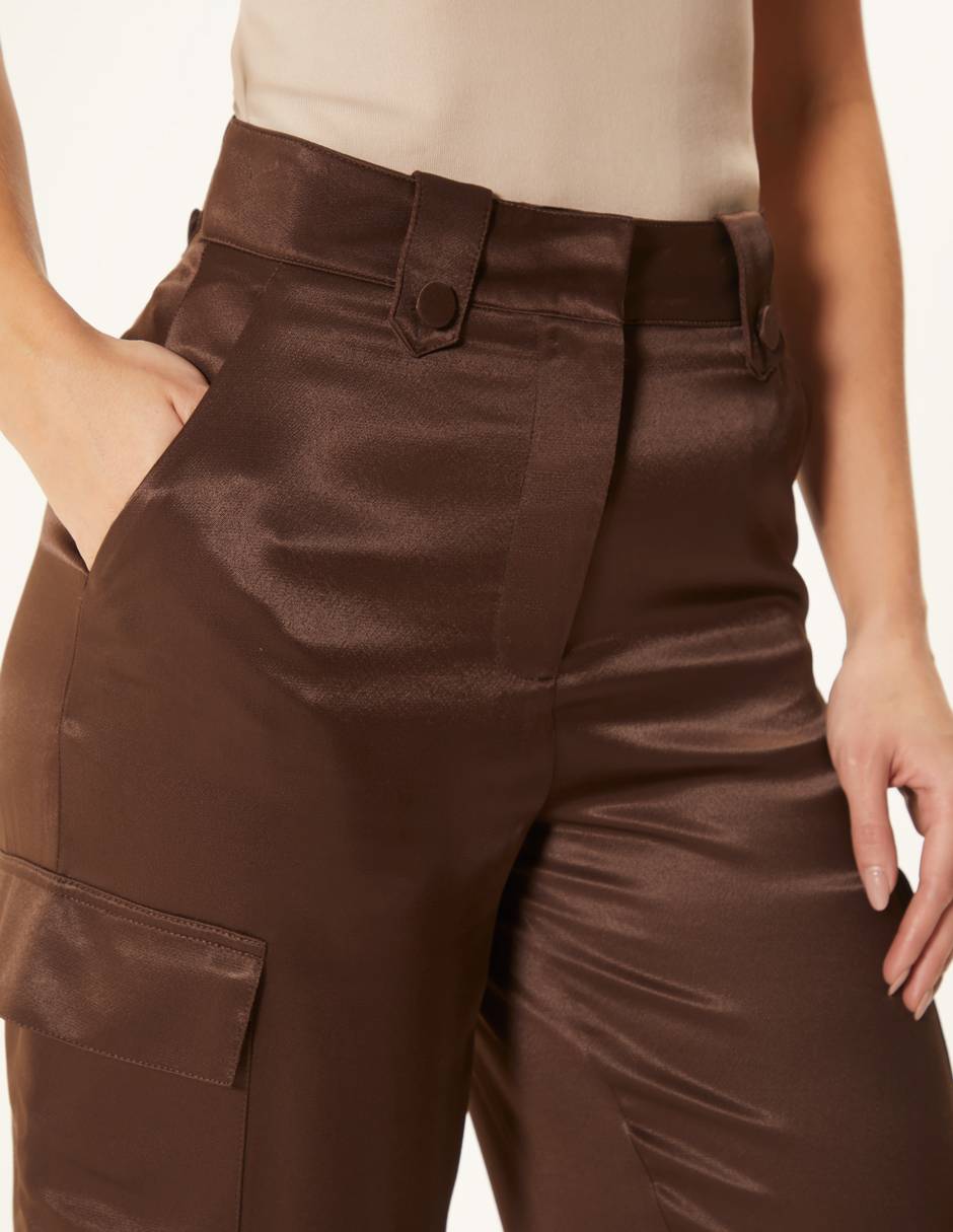 Pantalón relaxed Studio F amplio para mujer