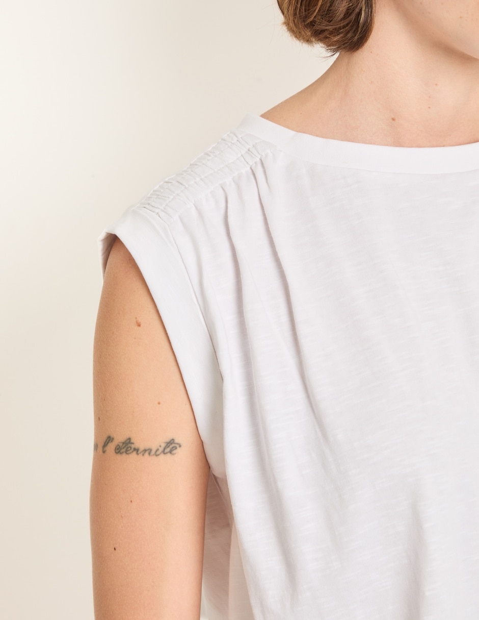 Playera Petite Studio cuello redondo para mujer
