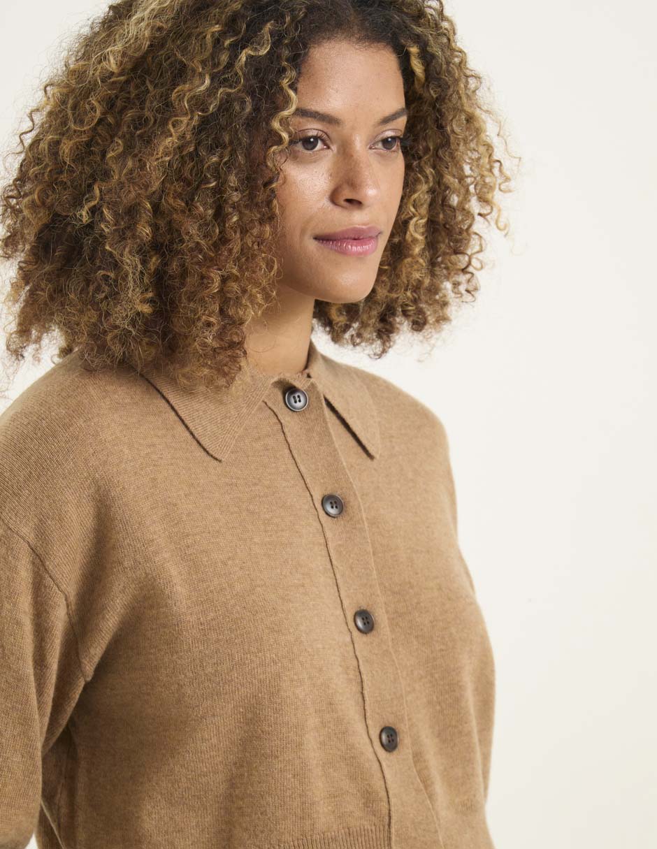 Suéter cuello camisero para mujer
