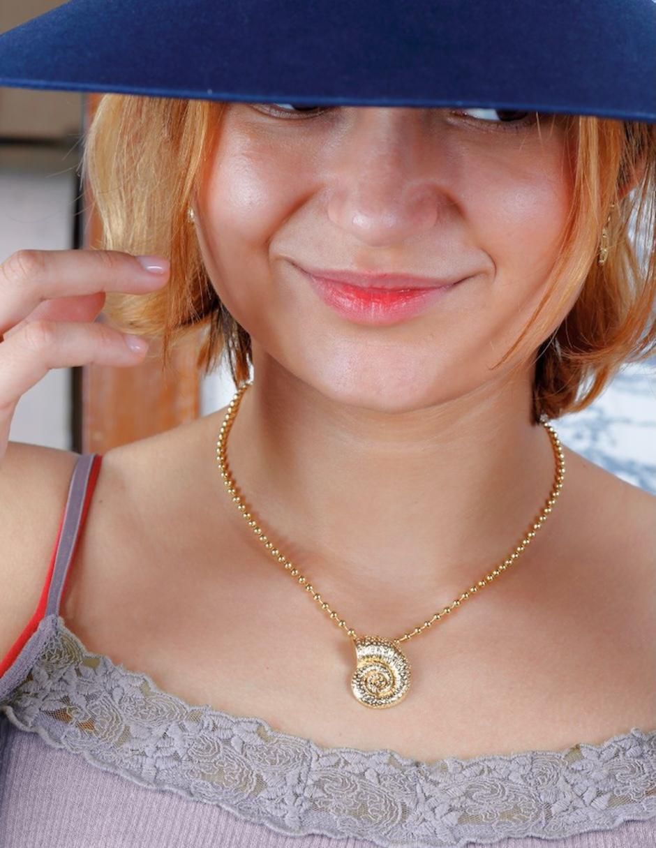 Collar caracol Orviane con acabado baño de oro 18 K 6