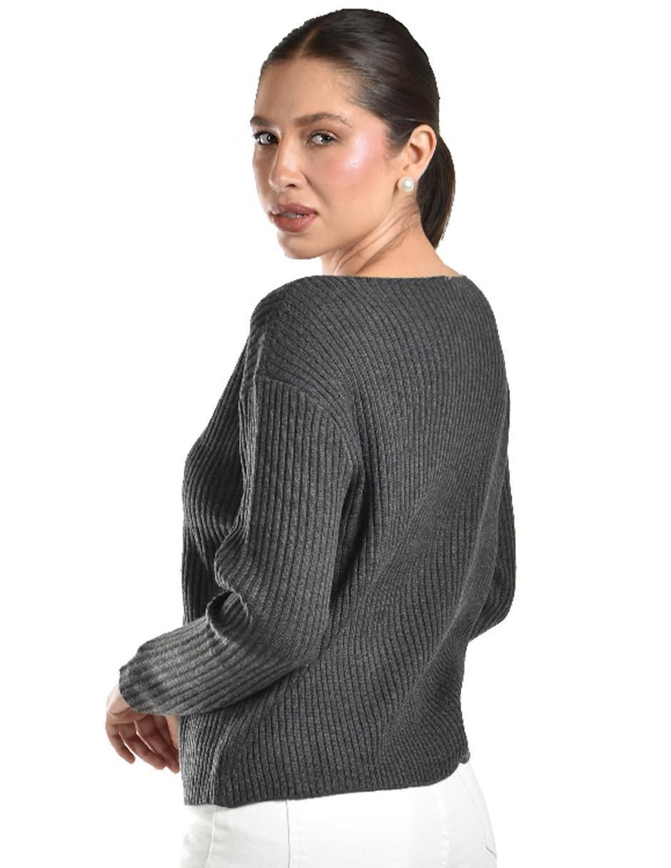 Suéter cuello ojal para mujer 4