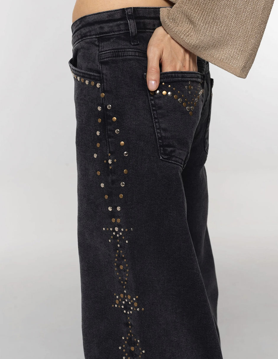 Jeans relaxed acampanadopara mujer 3