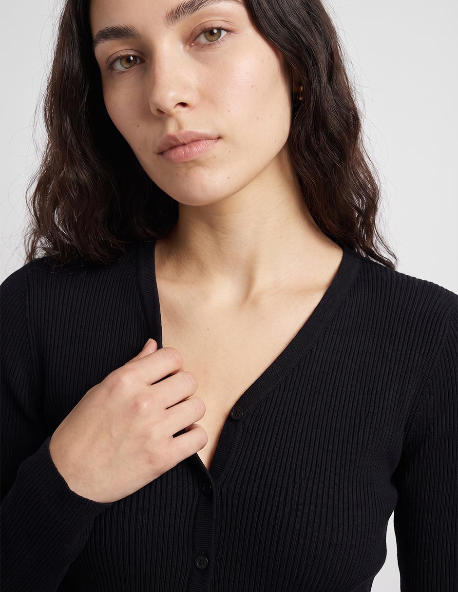 Suéter cuello V para mujer 3