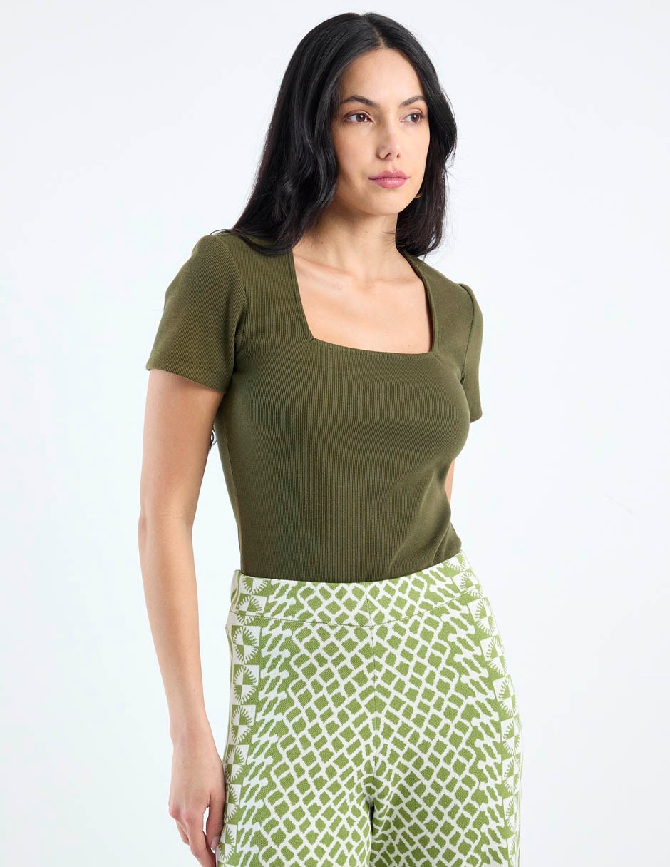 Playera manga corta cuello cuadrado para mujer Playera manga corta cuello cuadrado para mujer