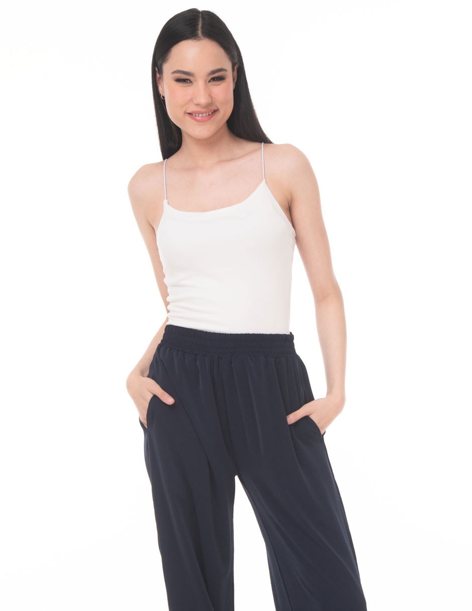 Top cuello redondo escote medio tirante delgado Top cuello redondo escote medio tirante delgado