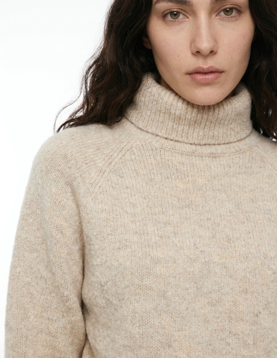 Suéter cuello alto para mujer 4