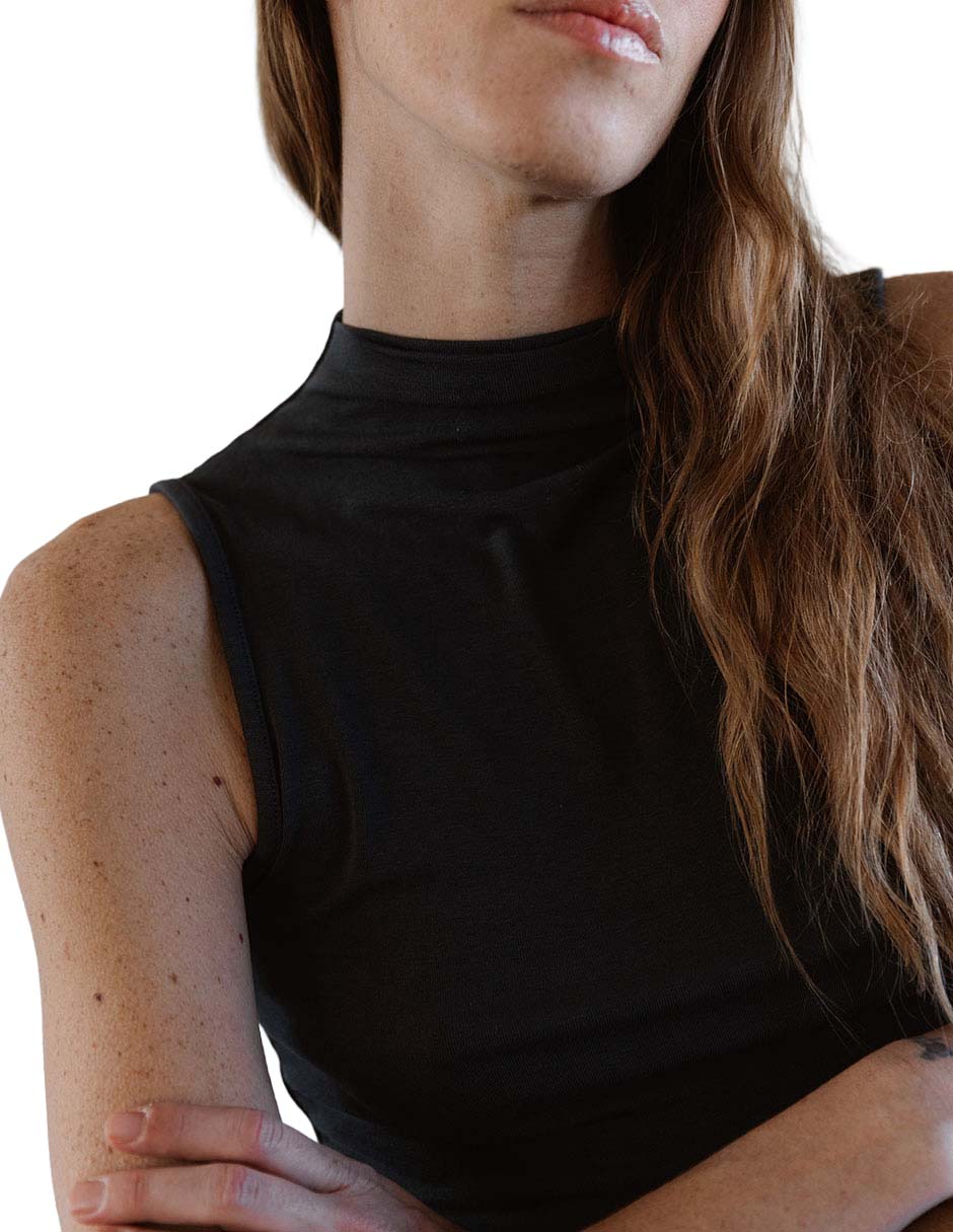 Playera cuello alto para mujer 14