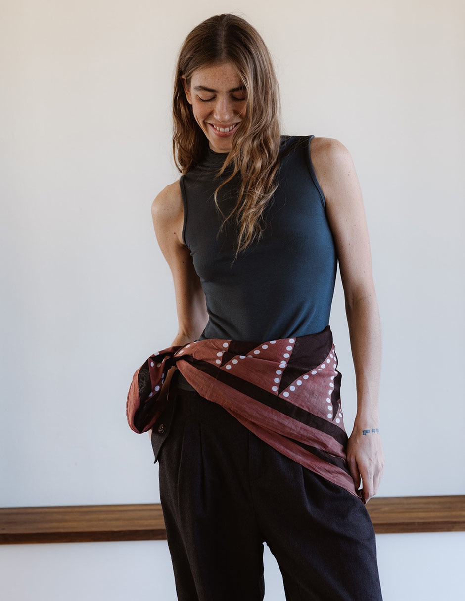 Playera cuello alto para mujer