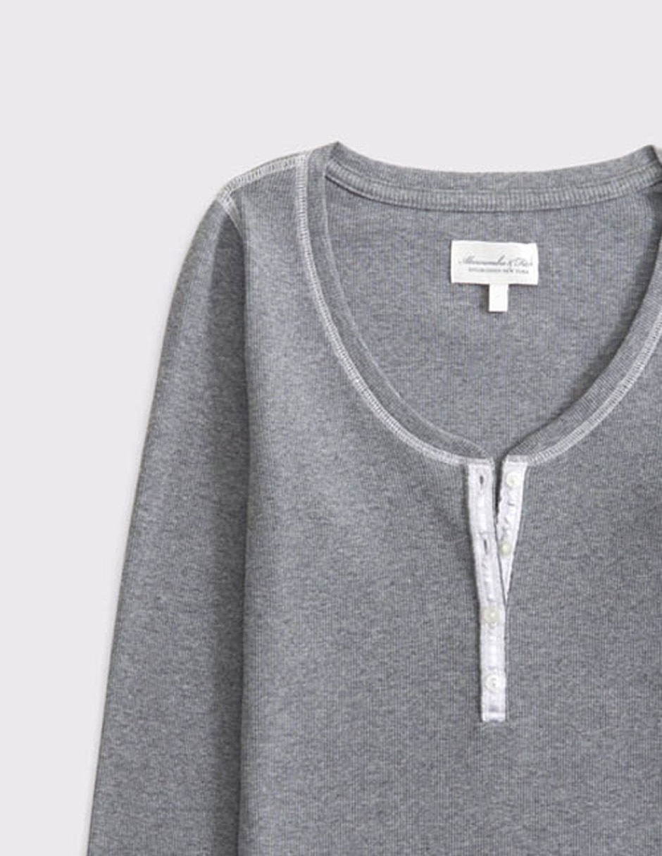 Playera manga larga cuello redondo para mujer 3