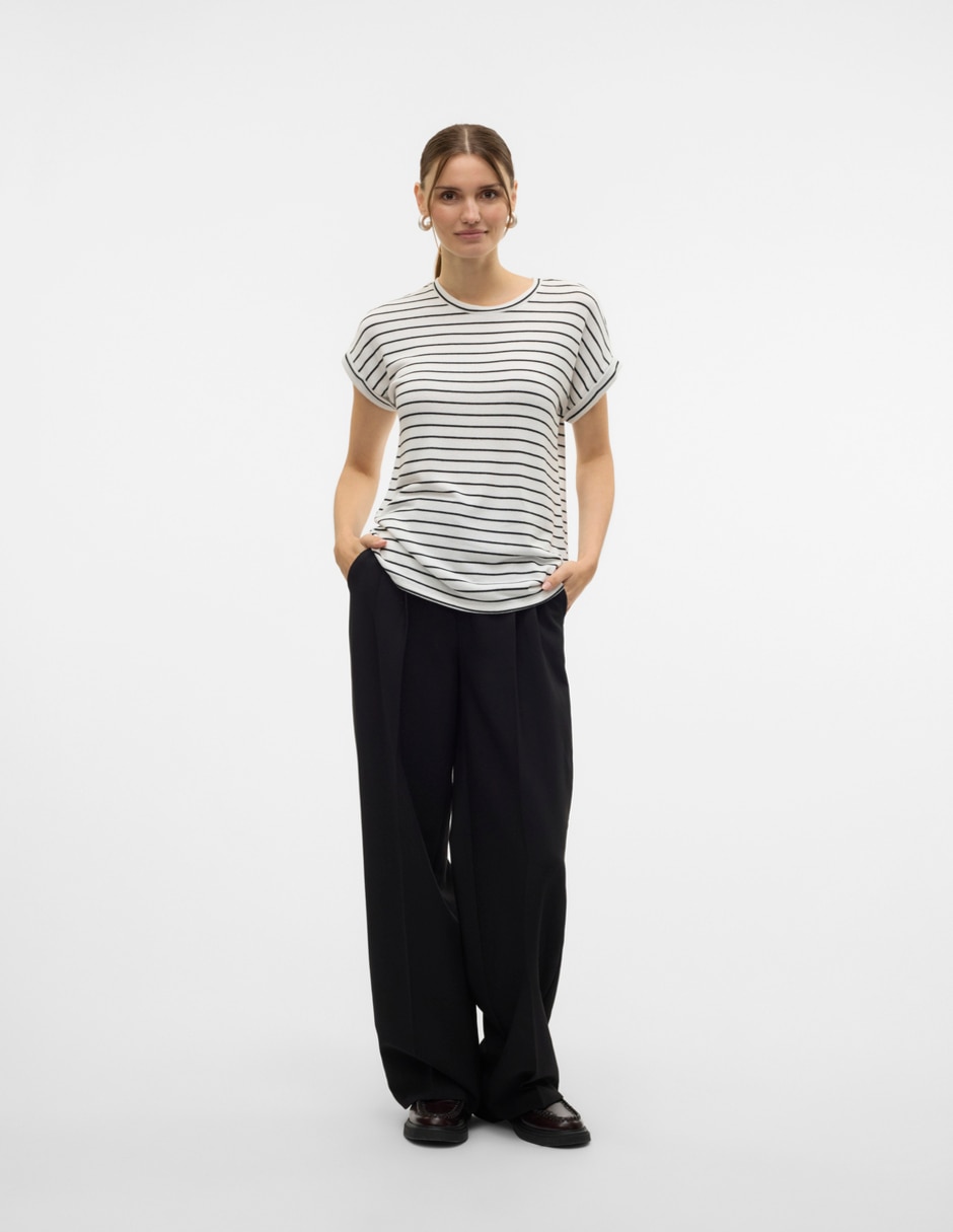 Playera manga corta cuello redondo para mujer 3
