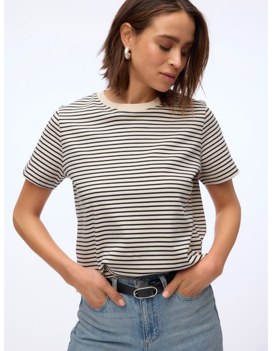 Playera manga Corta 10304587 cuello redondo para mujer 3