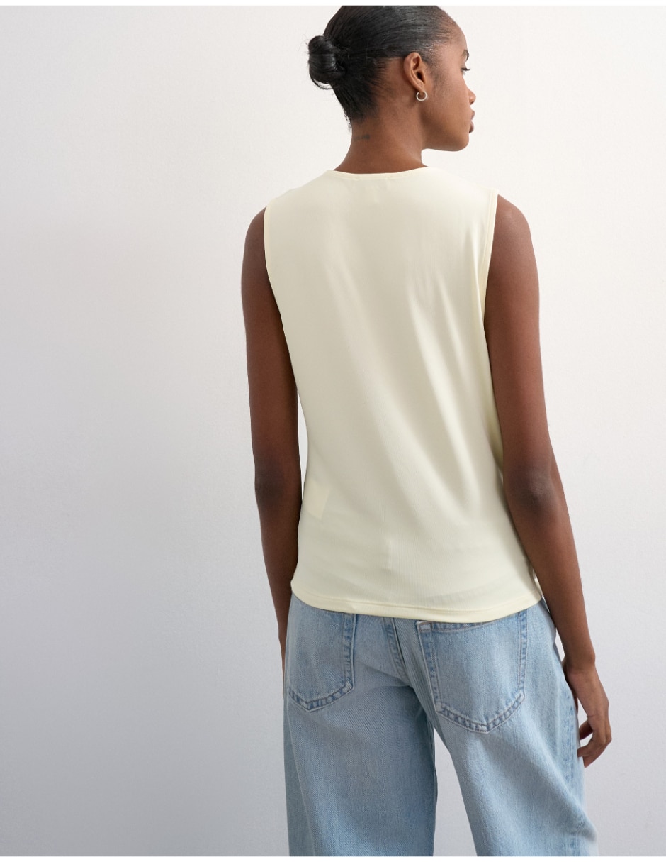 Playera cuello con amarre mujer 2