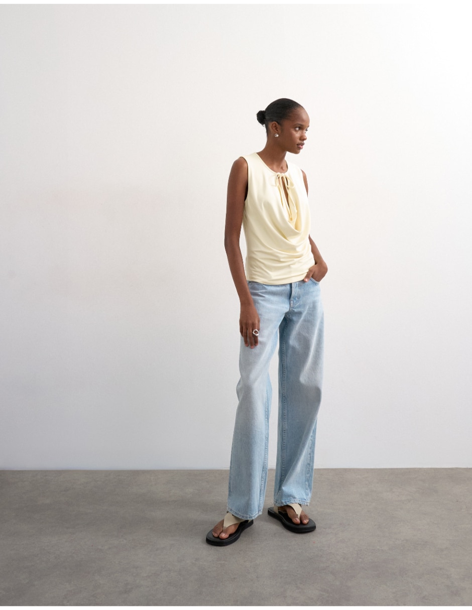 Playera cuello con amarre mujer 3