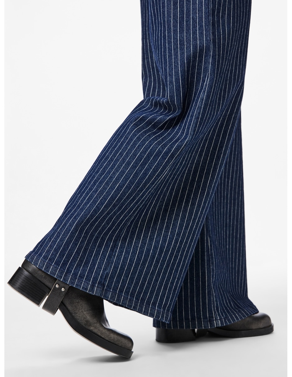 Jeans regular wide leg corte cintura alta para mujer 5