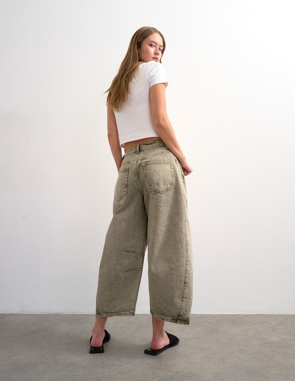 Jeans coulotte barrel cintura baja para mujer 4
