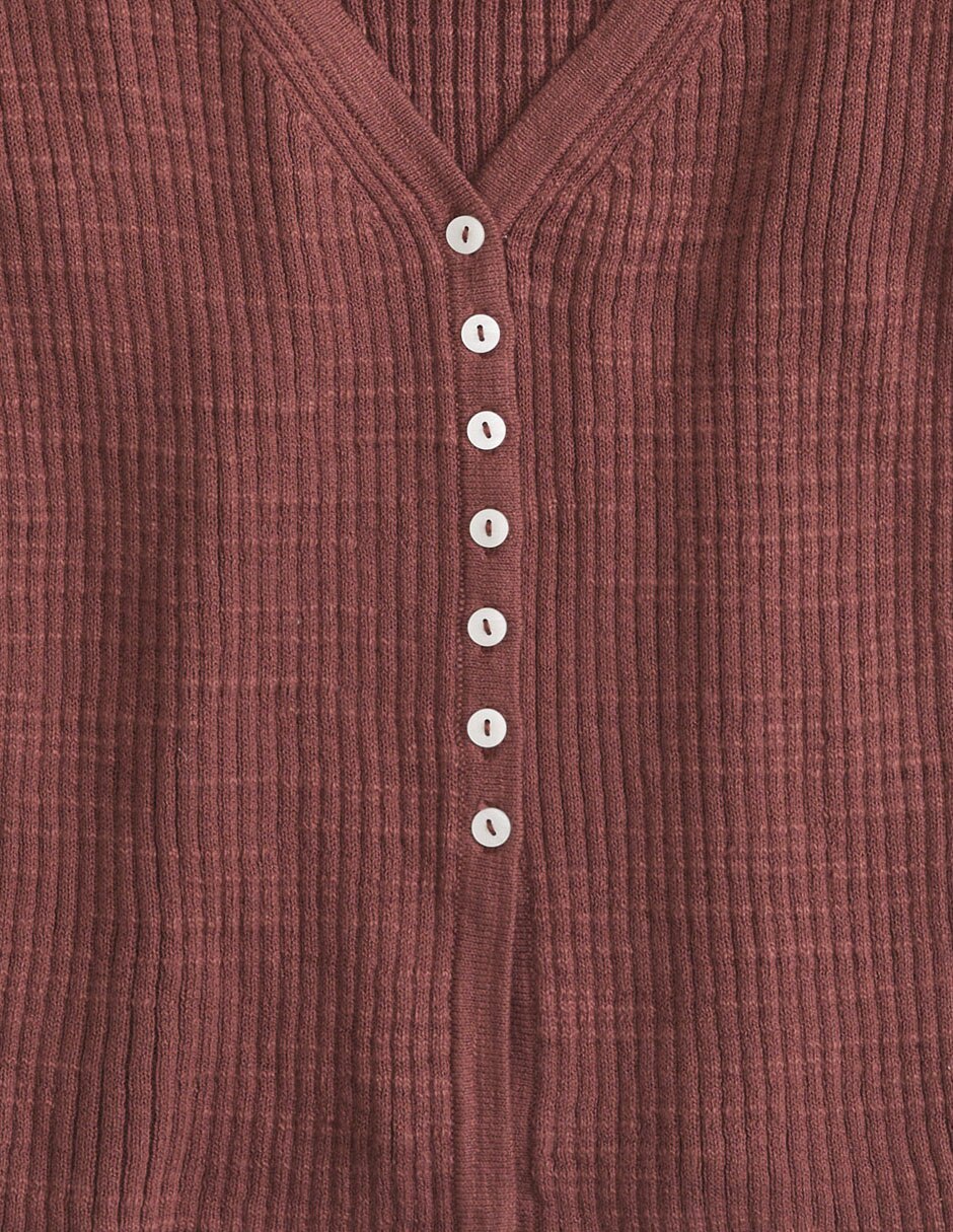 Top cuello (si aplica) V escote (si aplica) V tirante (si aplica) Sin tirantes 5
