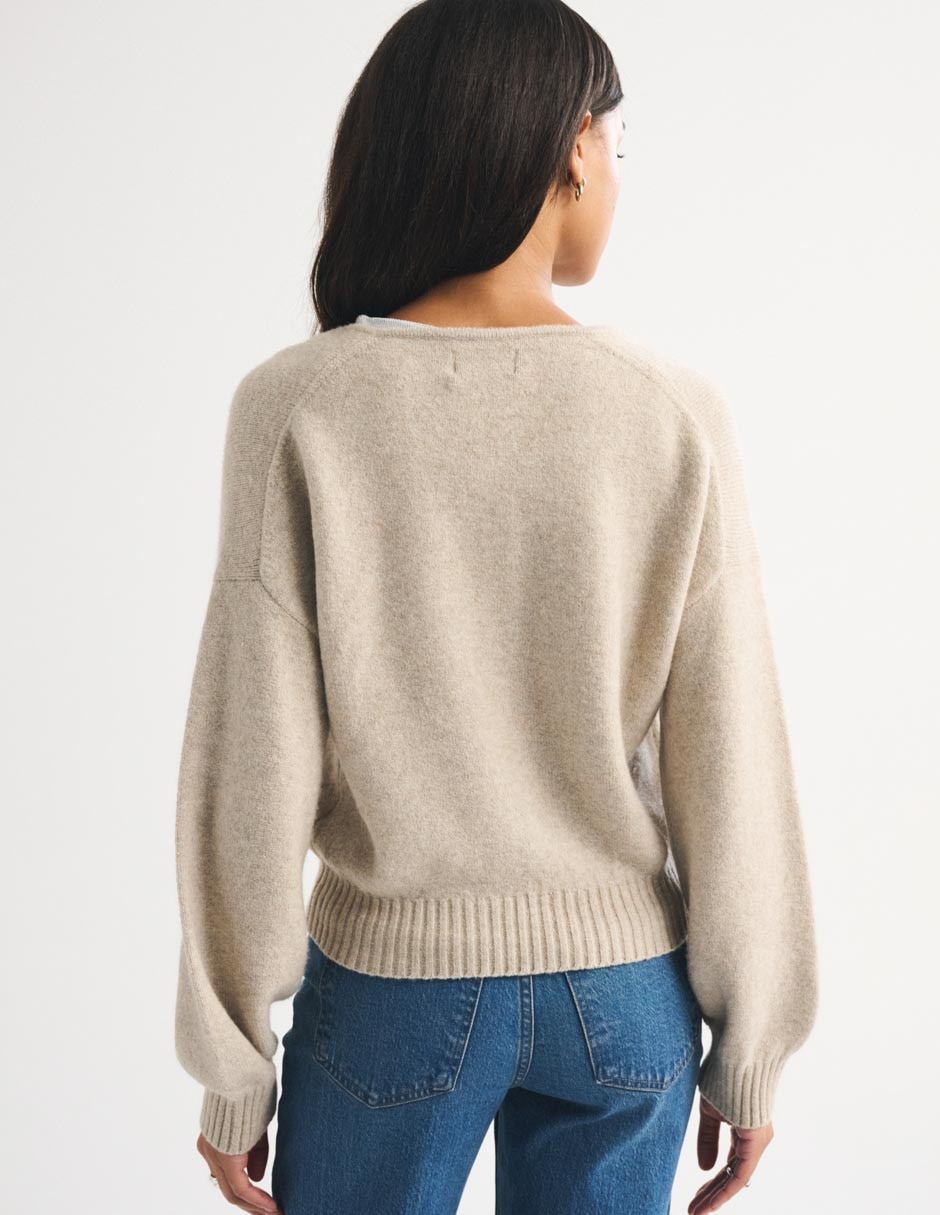 Suéter cuello henley para mujer 5