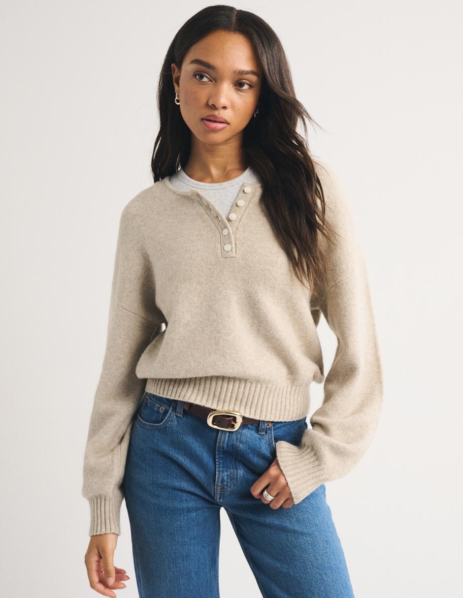 Suéter cuello henley para mujer 3