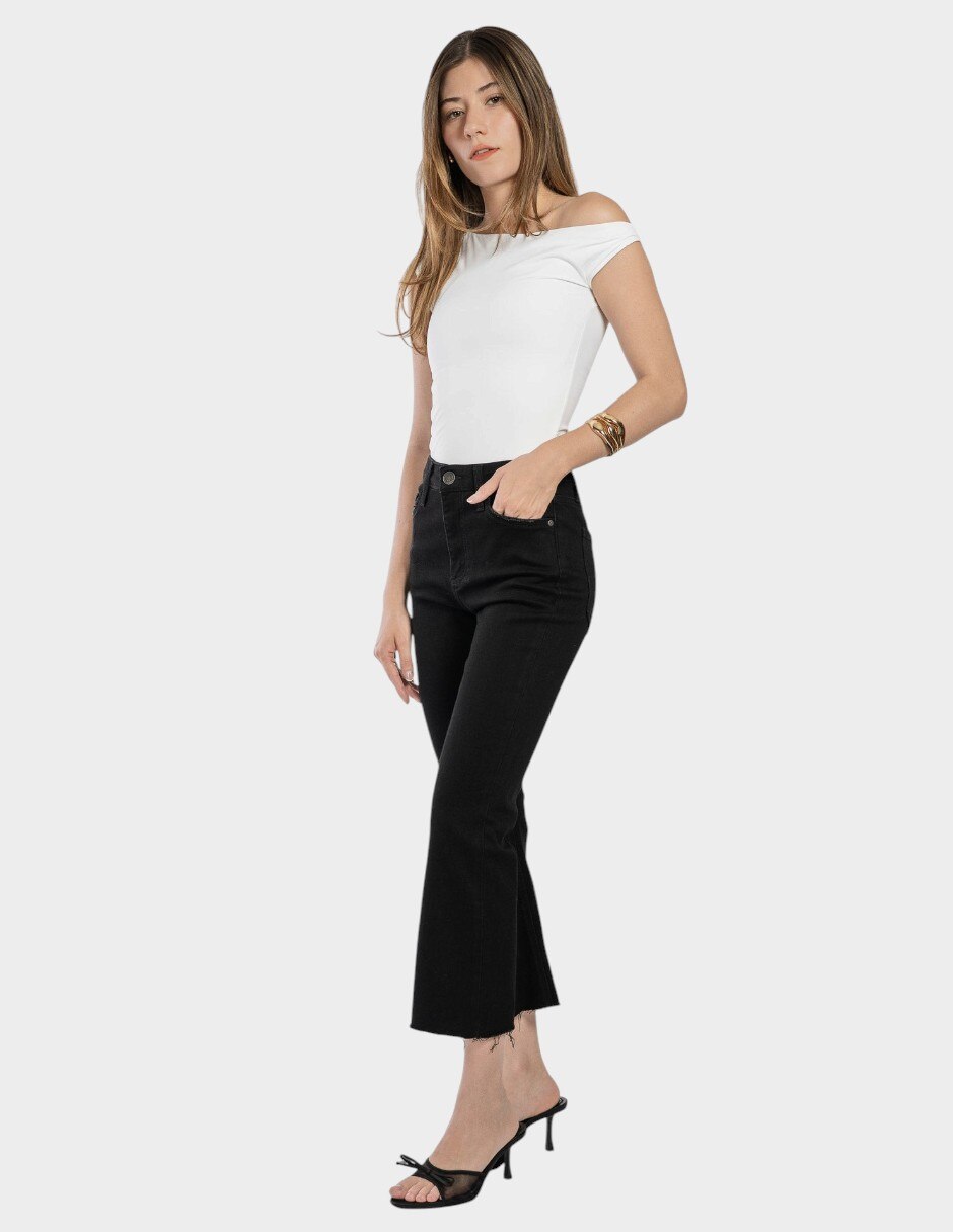 Jeans flare cropped para mujer 3