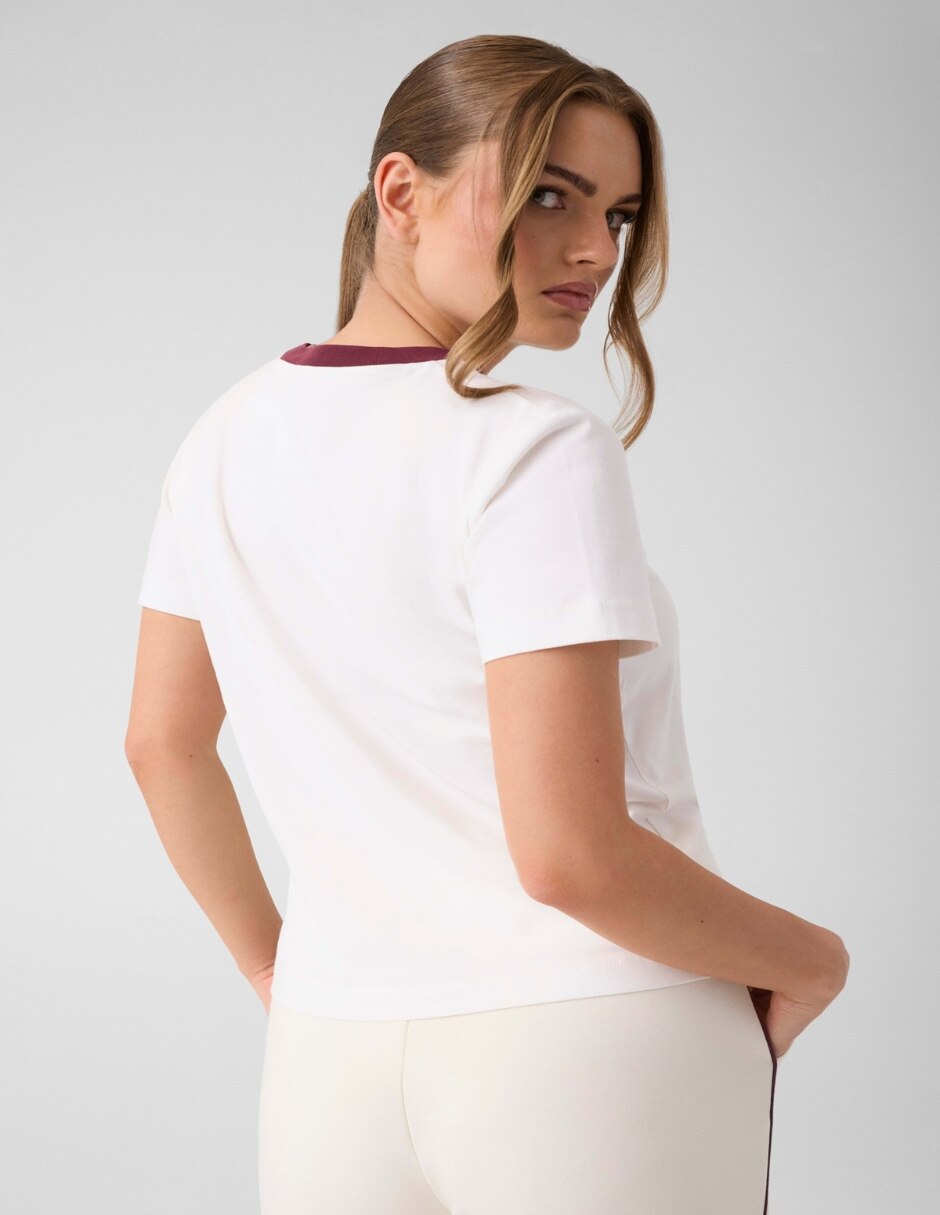 Playera manga cuello redondo para mujer 3